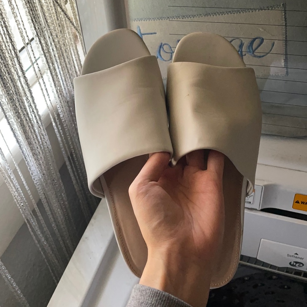 White low heel Mule